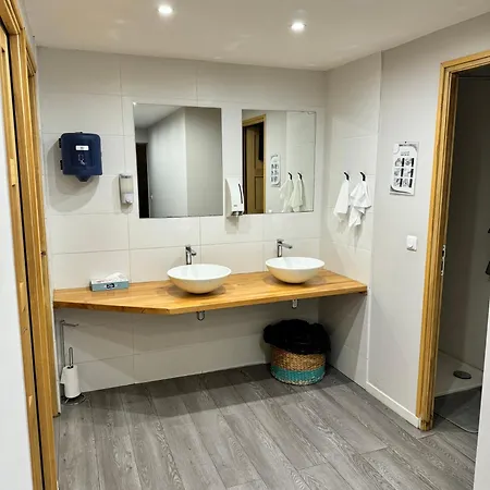 Dubai Privée Avec Espaces Communs Hotel *